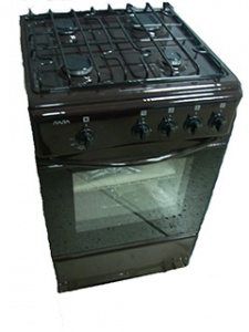        Плита газовая 4-х горелочная  с металлическим  щитком, прутковой решеткой, хоз. отсеком, газ-контролем духового шкафа. Модель объединяет традиционное качество, простоту управления, безопасность использования, и классический дизайн.