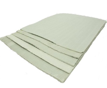 Асбестовый картон общего назначения изготавливают из волокна хризотилового асбеста с добавлением небольшого количества связующего (крахмала).  
Применяется в качестве огнезащитного теплоизоляционного материала, а также для уплотнения соединений приборов