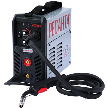  Полуавтоматический сварочный инвертор Ресанта САИ-135ПА используется для сварки проволокой толщиной 0.6 - 0.8 мм. Проволока подается автоматически с заданной скоростью, поэтому  сварной шов получается ровным по всей длине. Предусмотрено автоматическое от